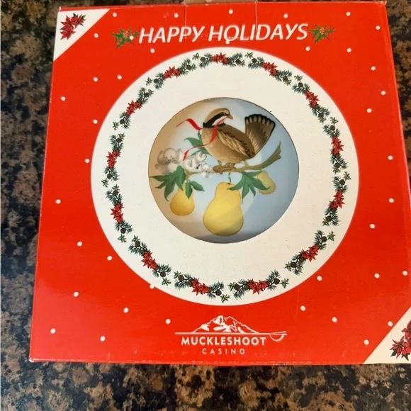 ❤️💚❤️ Festive Holiday Plates.  - White with Red and Green Accents - Picture 6 of 6